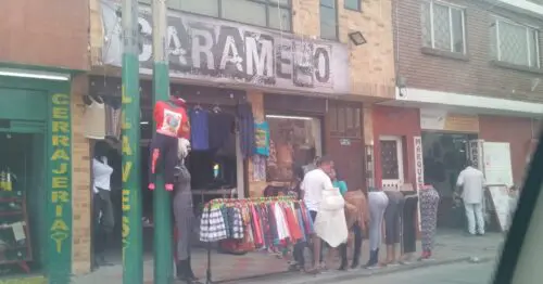 CARAMELO ALMACEN DE ROPA CARAMELO ALMACEN DE ROPA